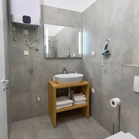 Apartamento Lukas 8 *